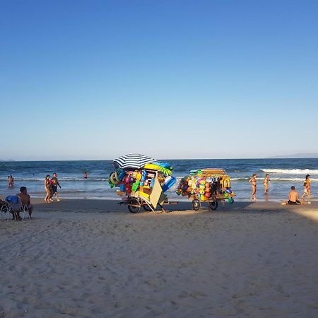 Praia palmas do arvoredo Governador Celso Ramos Exterior foto